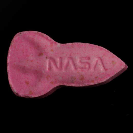NASA / 2cb, 2C-B verunreinigt mit einer unbekannten Substanz, erworben als Ecstasy, 24.10.2023 (Berlin)