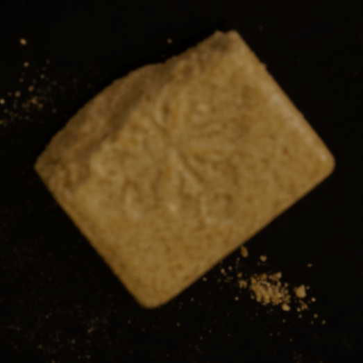 Patek Philippe (Tabletten-Bruchstück) hochdosiertes MDMA, 06.08.2024 (Berlin)