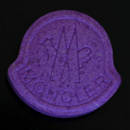 Moncler/NL, hochdosiertes MDMA, verunreinigt mit MDA, 15.04.2025 (Berlin)