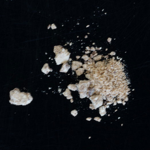 Heroin Pulver, komplex zusammengesetzt, extrem hoher Diamorphin-Gehalt und hoher Noscapin-Gehalt, 13.05.2025 (Berlin)